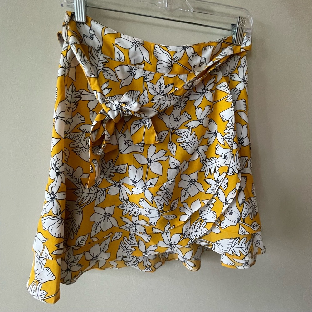 🔥BOGO FREE: Yellow wrap skirt with tie